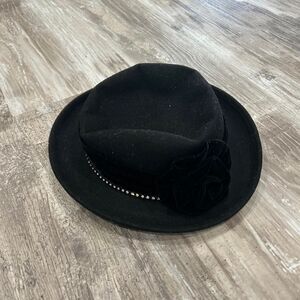 Authentic vintage 1950s/60s/70s Women's black classic dark academia gothic wool